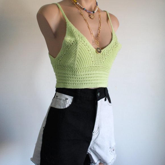 🌞🐚Summer Tings Collection//Neon mint Crochet Crop Top - Picture 2 of 6